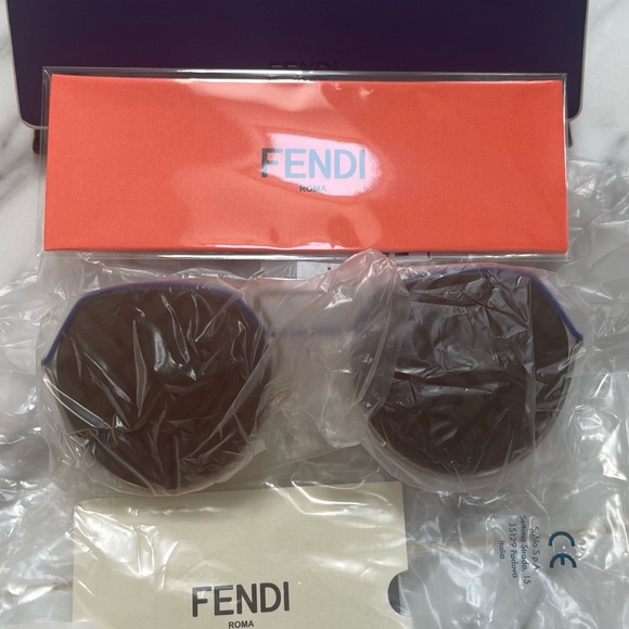 FENDI FF GOLD MIRROR WITH BLUE AVIATOR SUNGLASSES main image 11